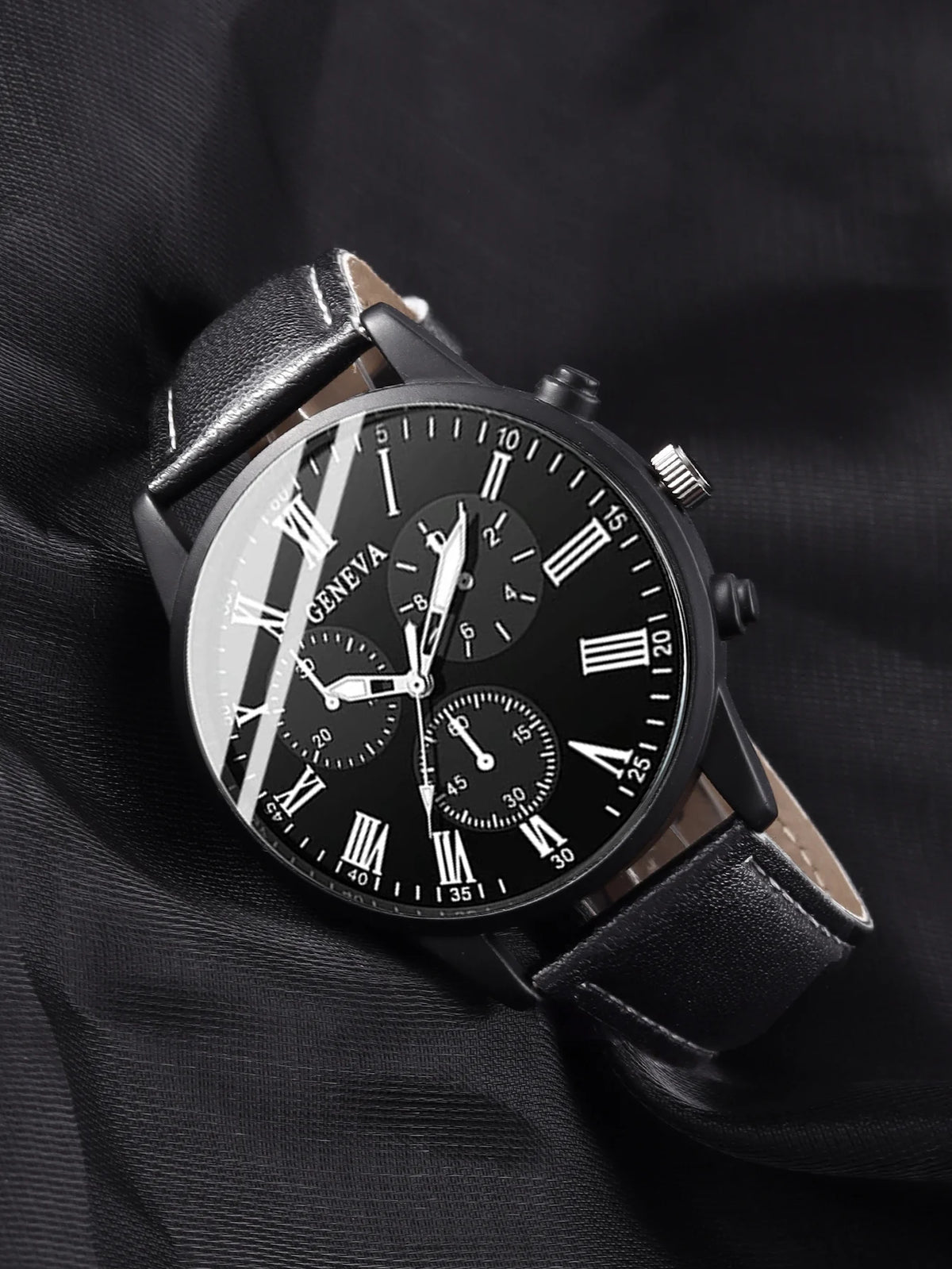 Men's gift box set, including a watch, accessories and a wallet. Suitable as a holiday gift or for daily use and versatile